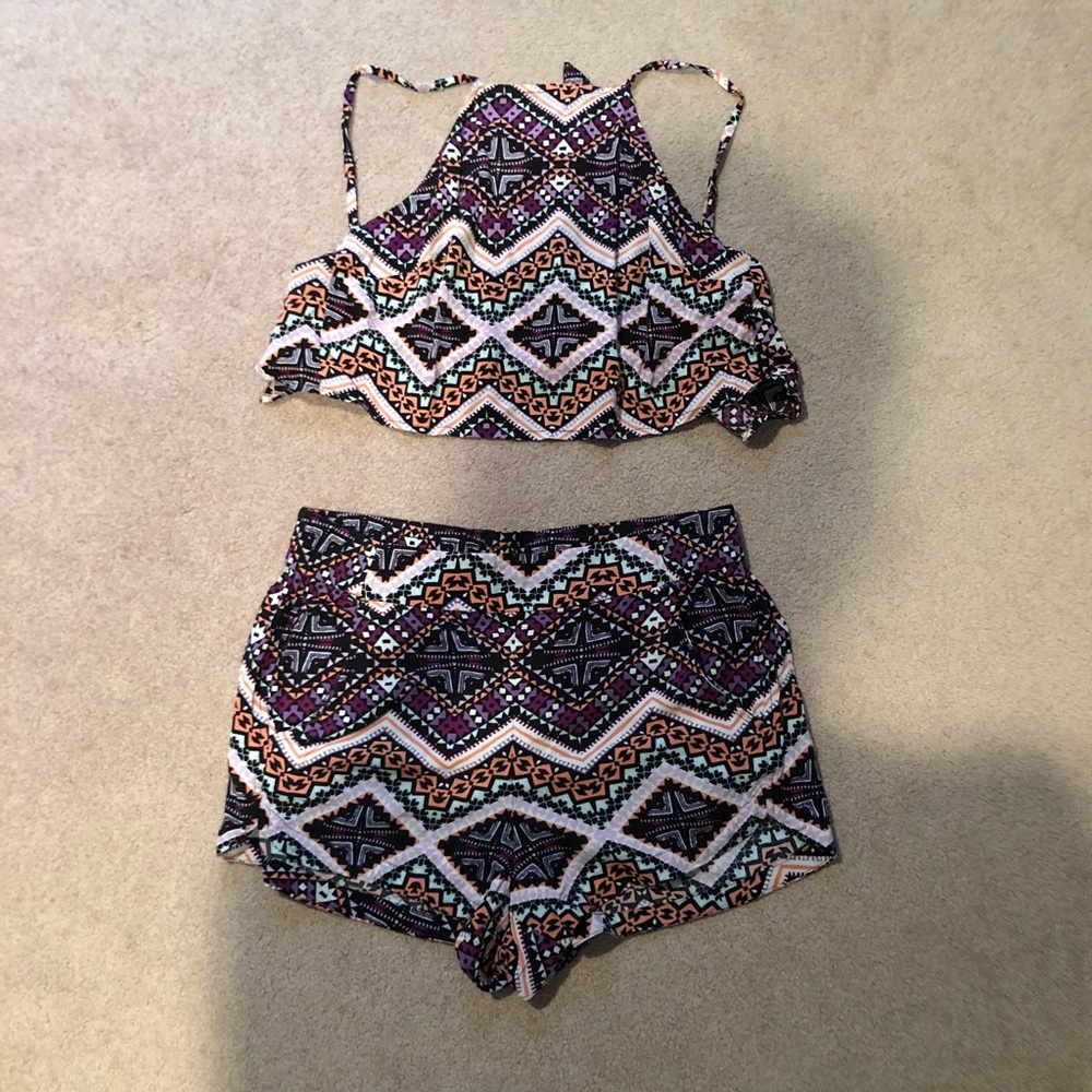 Express Matching Set. - Shorts And Crop Top - image 1